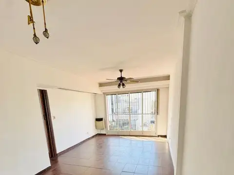 3 Ambientes Apto Credito C/dependencia o 4 Ambientes Frente Balcon