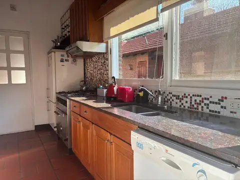 VENTA CASA 4 AMB EN PRADERAS DE LUJAN CON PISCINA