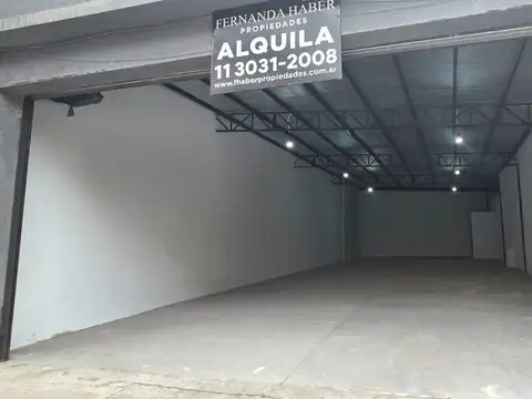 Local comercial en alquiler en Vieytes al 1300 Barracas zona Outlet  CABA
