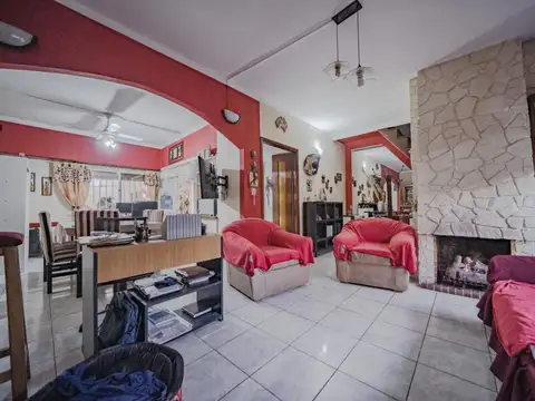 Casa 3 ambientes con 2 baños