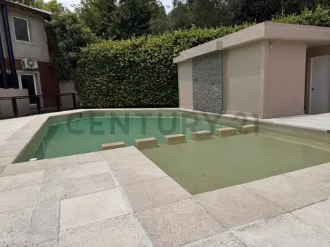La Rosa 700, Piso 0