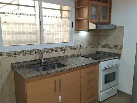 Depto Tipo Casa en Venta en Villa Pueyrredon, USD 130.000