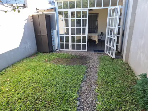 Depto Tipo Casa 2 ambientes con 1 baño
