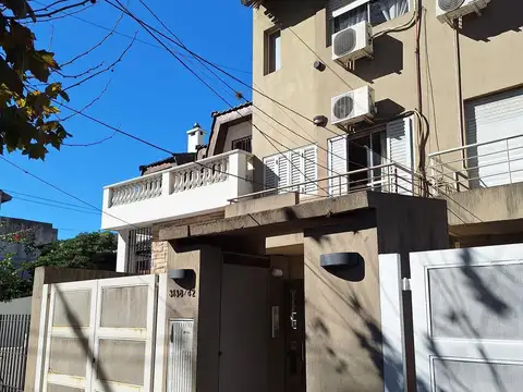 Depto Tipo Casa 2 ambientes con 1 baño