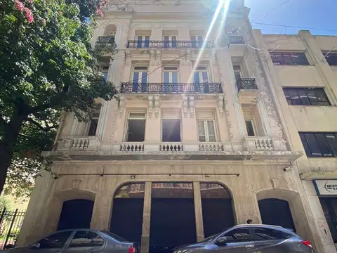 Oficina en Venta 76 años