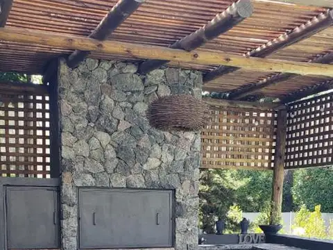 Alquiler temporario. El Encuentro. Con espejo de agua.