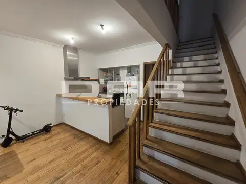 Depto Tipo Casa en Venta en Monte Castro, USD 220.000