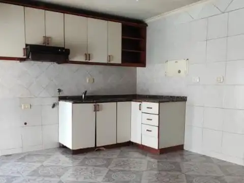 Casa en Alquiler con 1 cochera