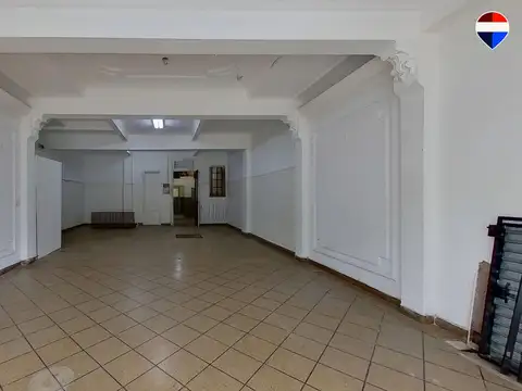 VENTA EXCELENTE LOCAL, SÓTANO Y VIVIENDA