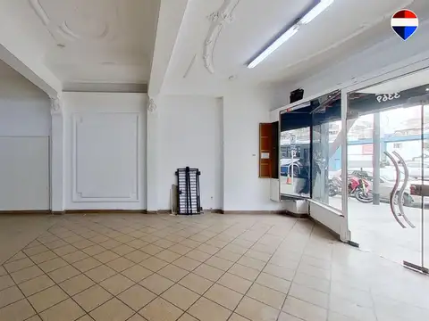 VENTA EXCELENTE LOCAL, SÓTANO Y VIVIENDA