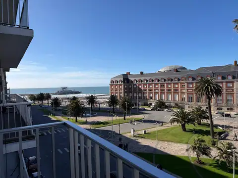 VENTA - Departamento 3 ambientes reciclado con cochera y vista al mar en Plaza Colón Mar del Plata