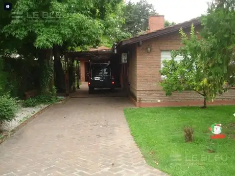 Casa  de 6 amb. reciclada en una planta, ubicada en Country Club Aranzazu, Escobar.