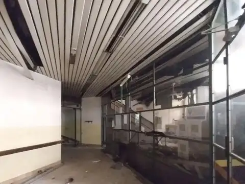 Local comercial en alquiler en Av. Martin García al 800 Barracas CABA