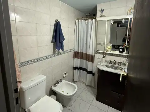 Casa 7 ambientes con 3 baños