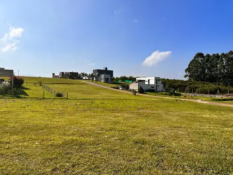 LIQUIDAMOS terrenos en Country Portal del Sol, Los Nogales, desde Usd 33,7/m2. Con escritura!