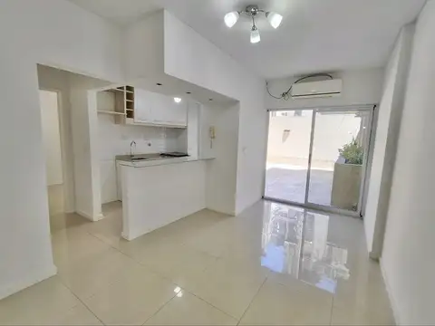 VENTA 2 AMB A NUEVO GRAN PATIO Y PARRILLA FRENTE AL JARDÍN BOTÁNICO