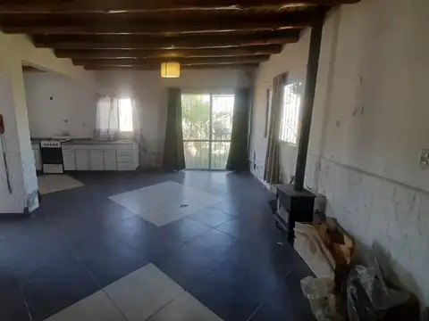 VENTA CASA BERMEJO TRES DORMITORIOS CON GRAN PATIO