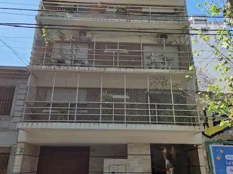 EXCELENTE 2 AMB. 7° PISO LATAERAL SUPER LUMINOSO CON VISTA "IMPECABLE"
