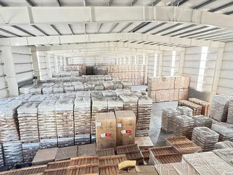 Excelente Nave Industrial en VENTA 2600 mts cubiertos