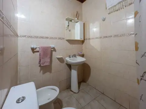 Casa 3 ambientes con 1 baño