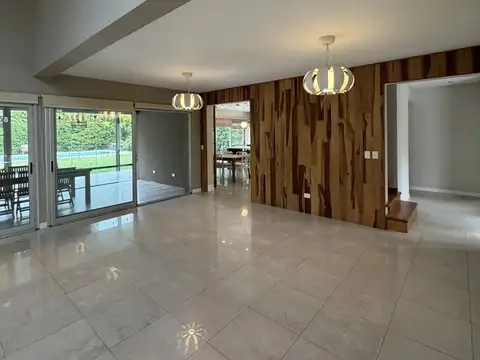 Casa en Alquiler de 4 dormitorios