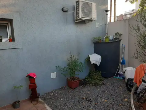 Casa 2 ambientes con 1 baño