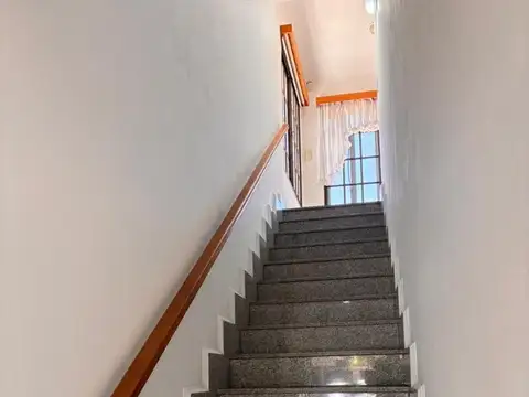 Simon De Iriondo 1100, Piso 1