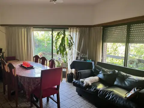 Casa + Local En Victoria, SAN FERNANDO.  (Ex combatiente Juan C Reguera ) 2700