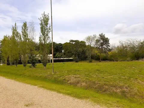 VENTA  LUJAN TERRENO BARRIO LAS GLICINAS 2