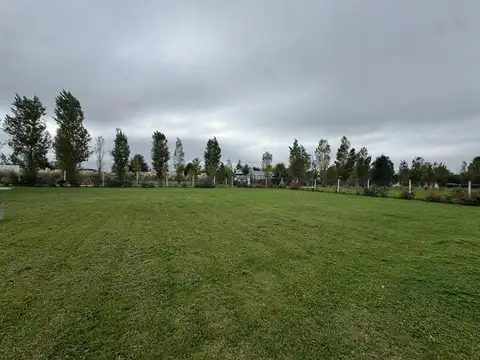 VENTA  LUJAN TERRENO BARRIO LAS GLICINAS 2