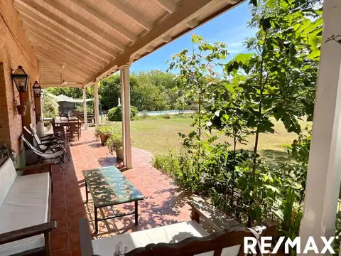 Casa 7 ambientes con 4 baños