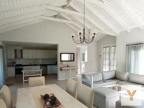 Casa en Venta en Costa Esmeralda, USD 310.000