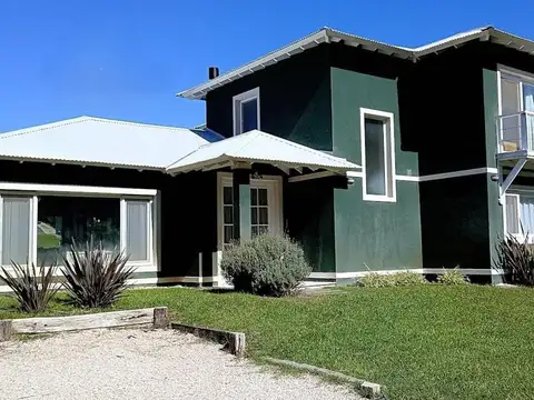 Casa en venta - 4 Dormitorios 5 Baños - Pinamar