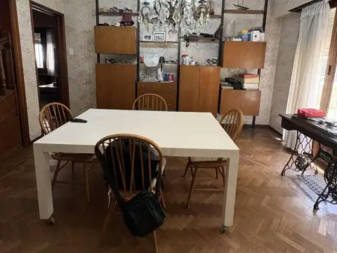 Casa en Venta con 3 cocheras