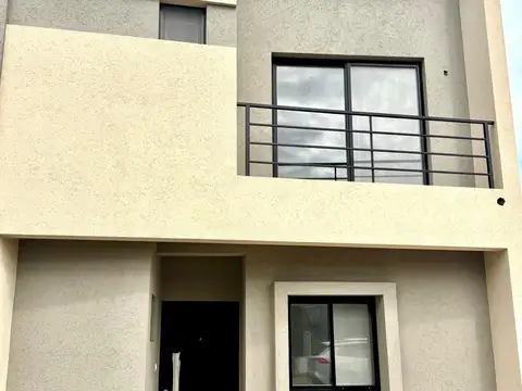 Casa 3 ambientes con 2 baños