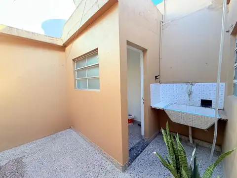 Depto Tipo Casa en Venta en Ramos Mejía, USD 62.000