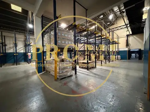 Galpon en Venta 49  mts Fondo