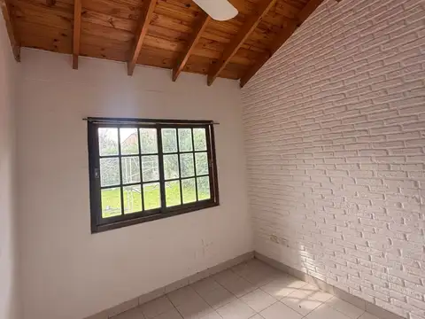 Casa en Alquiler con 5 cocheras