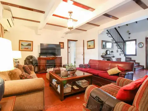 Albarellos al 1100 entre Jujuy y Güemes