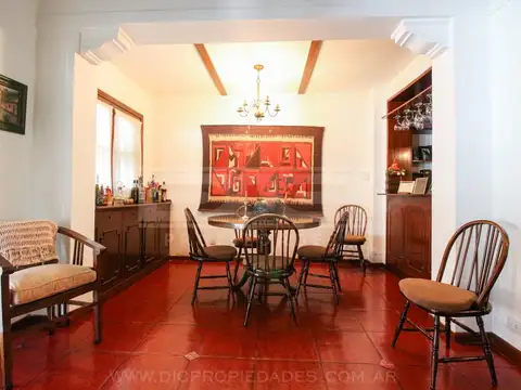 Casa 7 ambientes con 3 baños