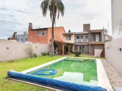 Casa En Venta En El Palomar Con Piscina