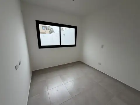 Depto Tipo Casa en Venta con 1 cocheras