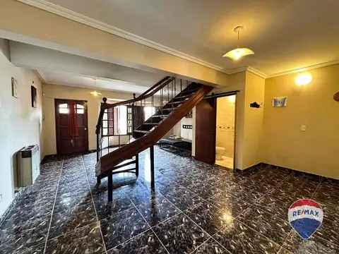 Casa 5 ambientes con 3 baños