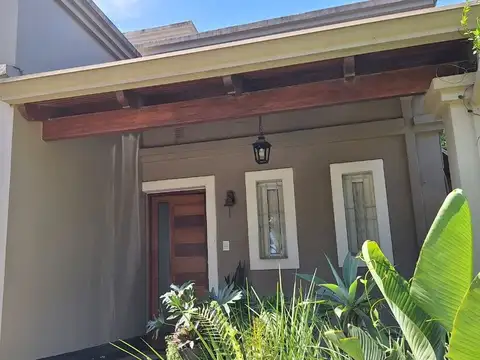 Casa 5 ambientes con 3 baños