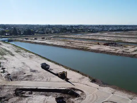 VENTA - Lote  500m2 Fondo Norte - Alhajamiento pago -  Funes Lakes