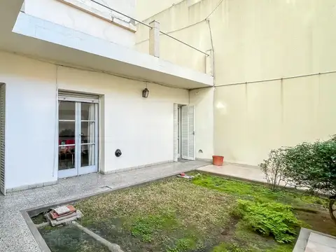 Depto Tipo Casa en Venta 80 años