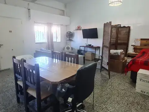 Depto Tipo Casa en Venta 50 años