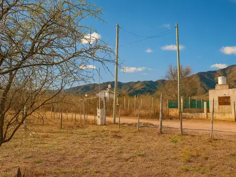 Terreno en Cosquín 392 m² con servicios – Oportunidad única