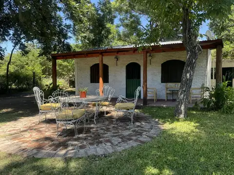 Casa 7 ambientes con 2 baños