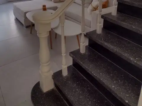 Depto Tipo Casa 5 ambientes con 1 baño